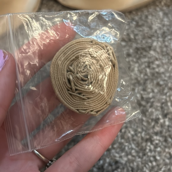 Maidenform 34C Strapless Bra with attachable straps - Picture 10 of 16